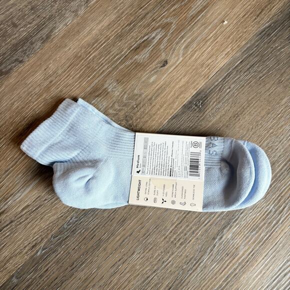 Bombas Modern Rib Quarter Socks Women's Medium Blue NWT Lightweight - Picture 2 of 4